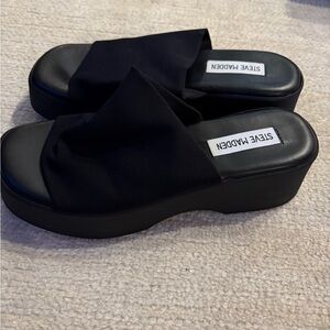 Steve Madden Black Platform Slides